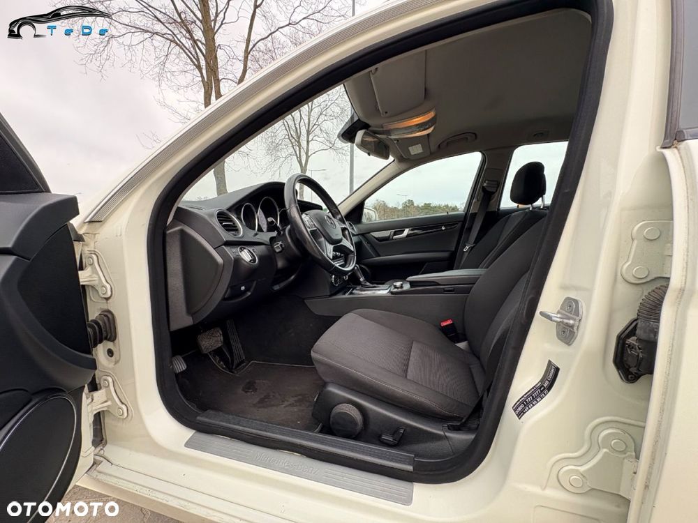 Mercedes-Benz Klasa C 200 CDI DPF Automatik BlueEFFICIENCY Elegance - 12