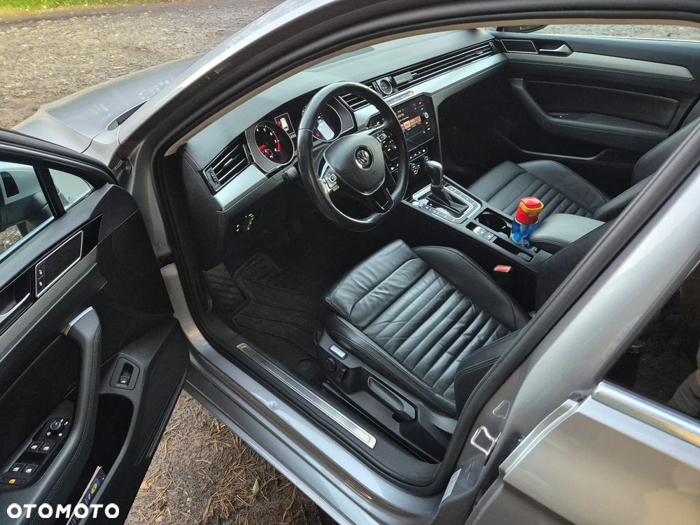 Volkswagen Passat - 4