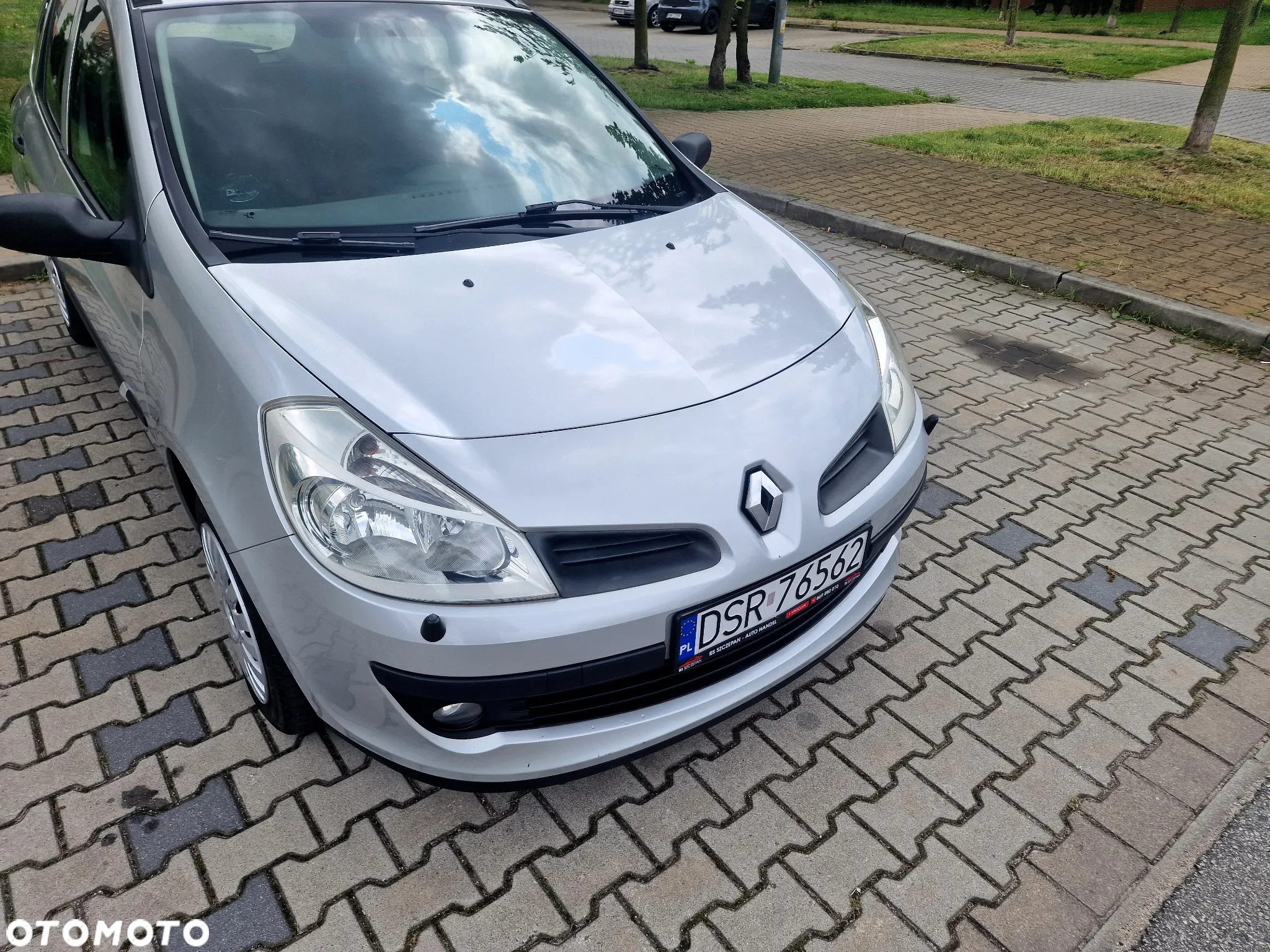Renault Clio 1.2 16V 75 Grandtour Dynamique - 4