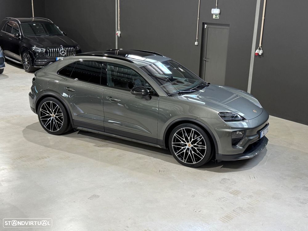 Porsche Macan Electric 4 - 4