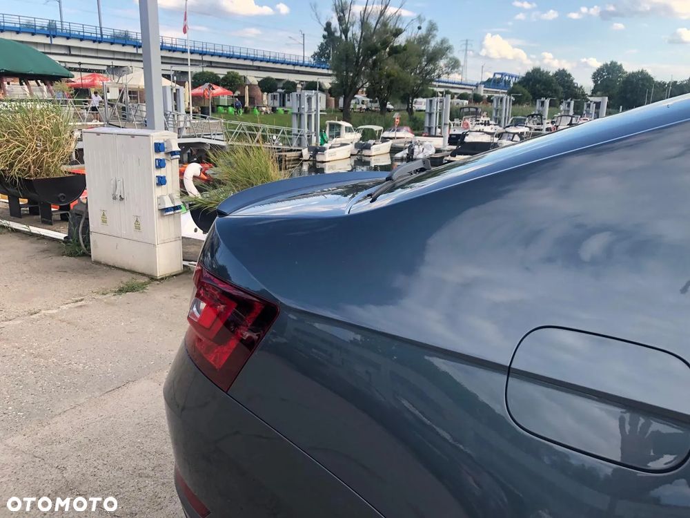 Skoda Superb 2.0 TDI Sportline DSG - 9