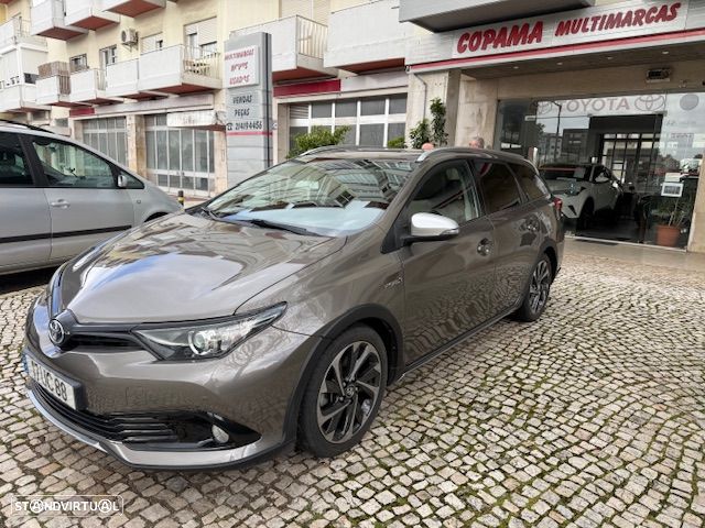 Toyota Auris Touring Sports 1.8 HSD Freestyle - 1