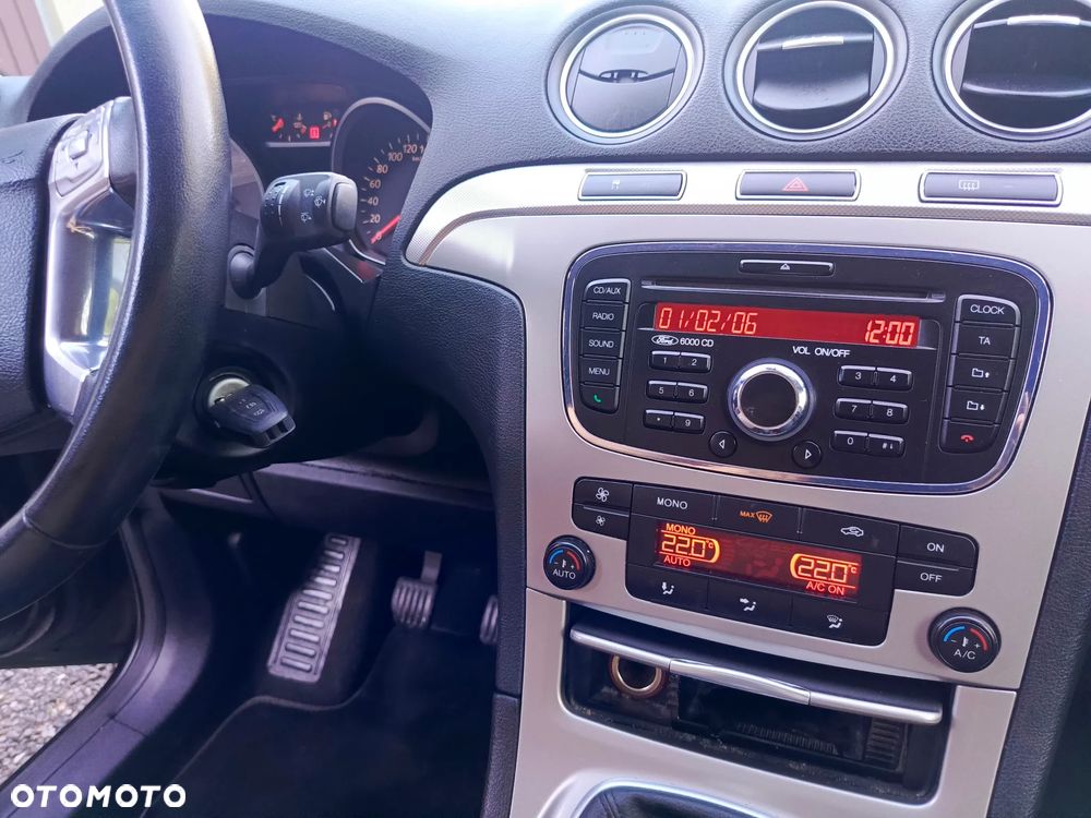 Ford S-Max 2.0 Titanium - 27