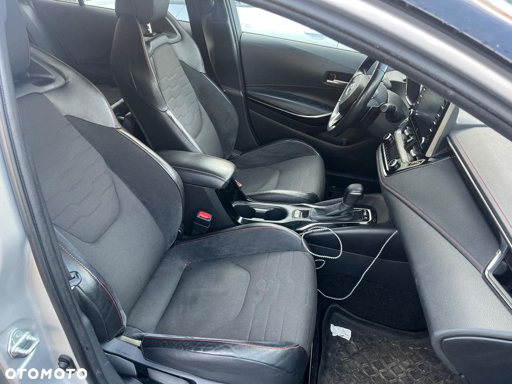 Toyota Corolla 2.0 Hybrid GR Sport Dynamic - 18