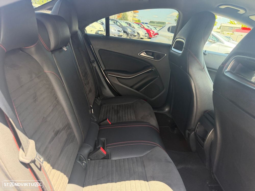 Mercedes-Benz CLA 200 d AMG Line Aut. — fotografia 14