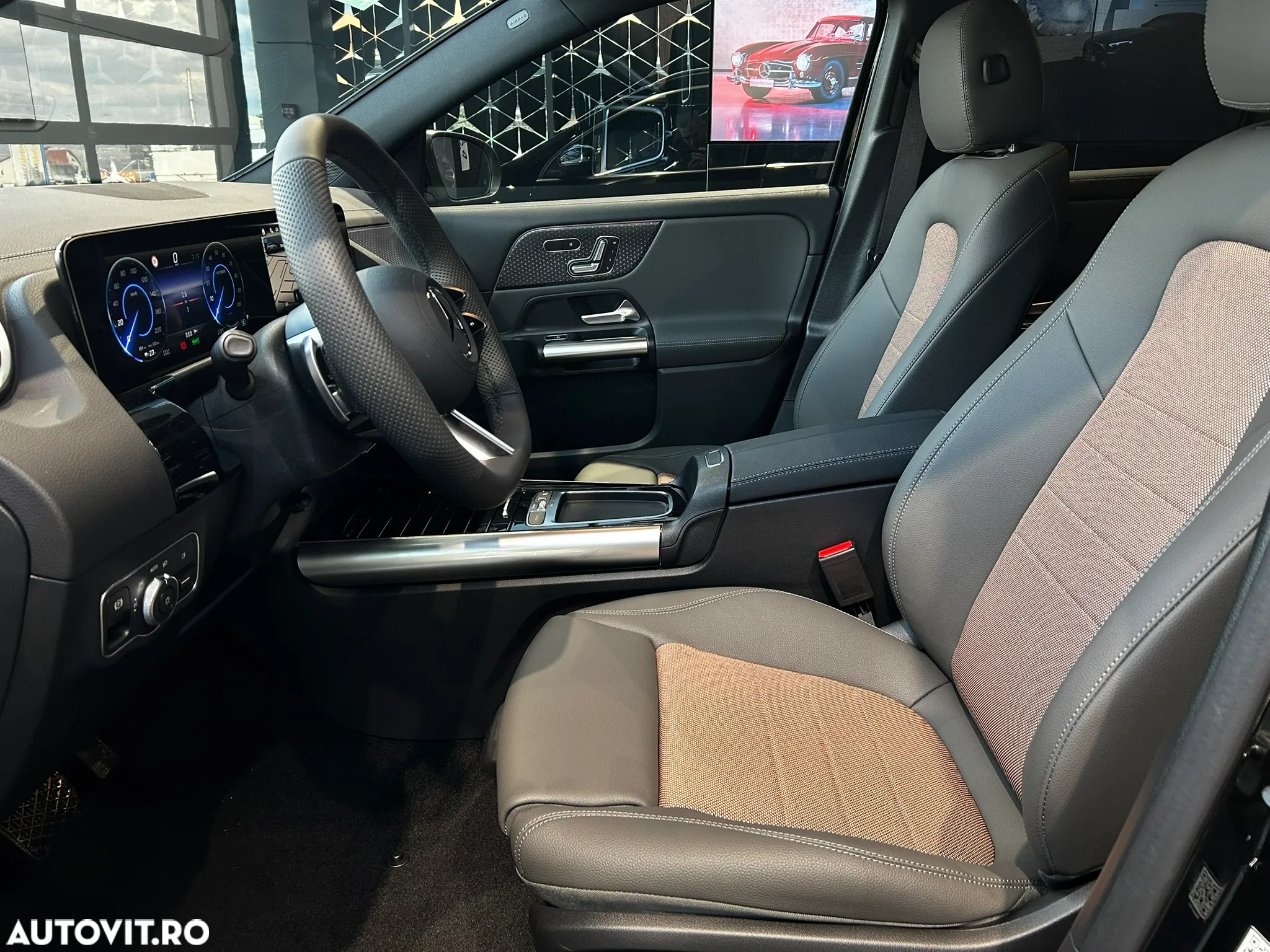 Mercedes-Benz EQA 300 4MATIC - 8