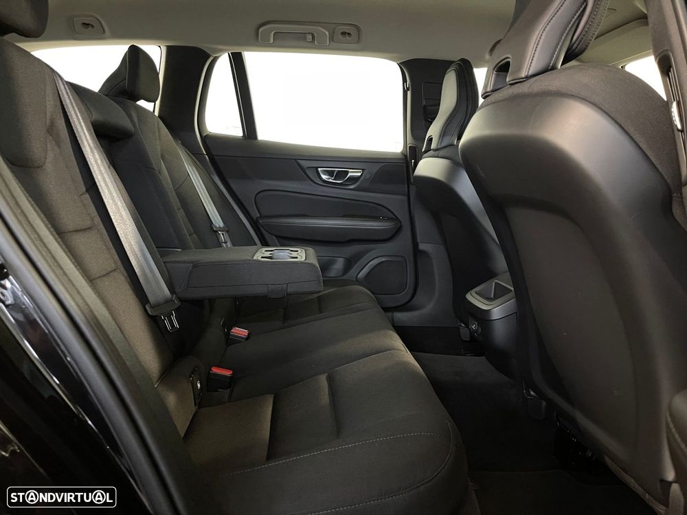 Volvo V60 2.0 D3 Momentum Geartronic - 12