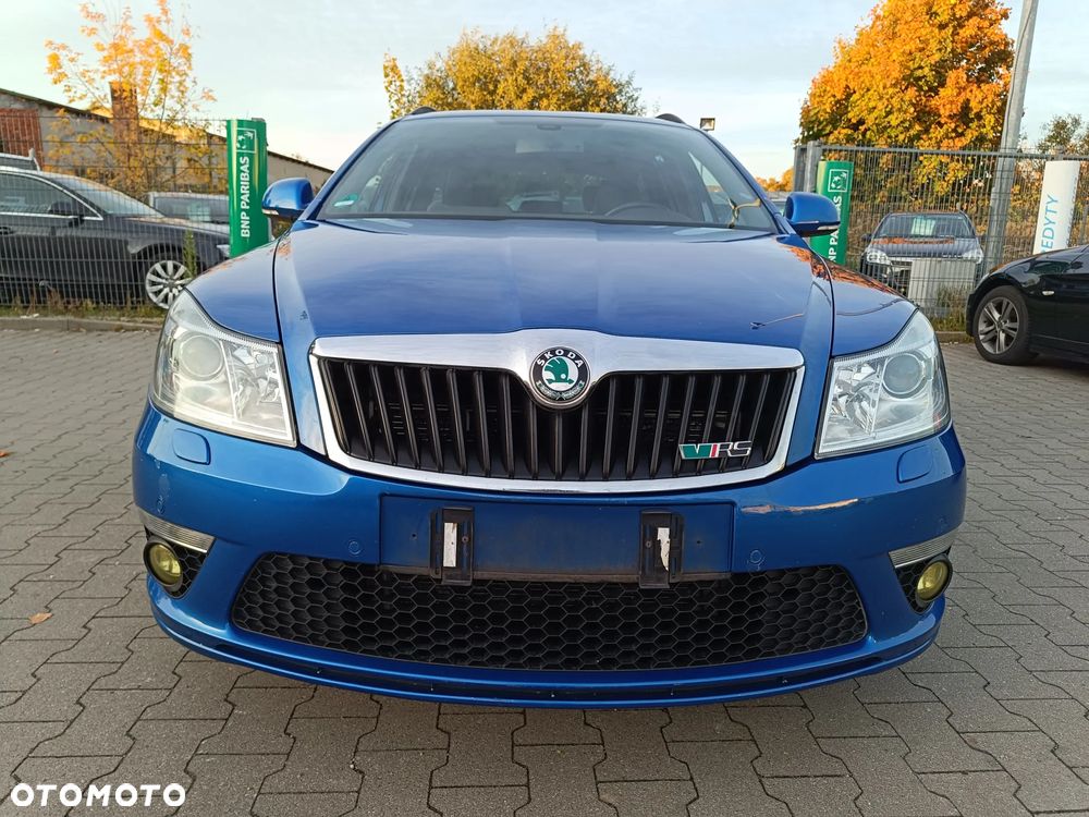 Skoda Octavia Combi 2.0 TDI DPF DSG RS - 2