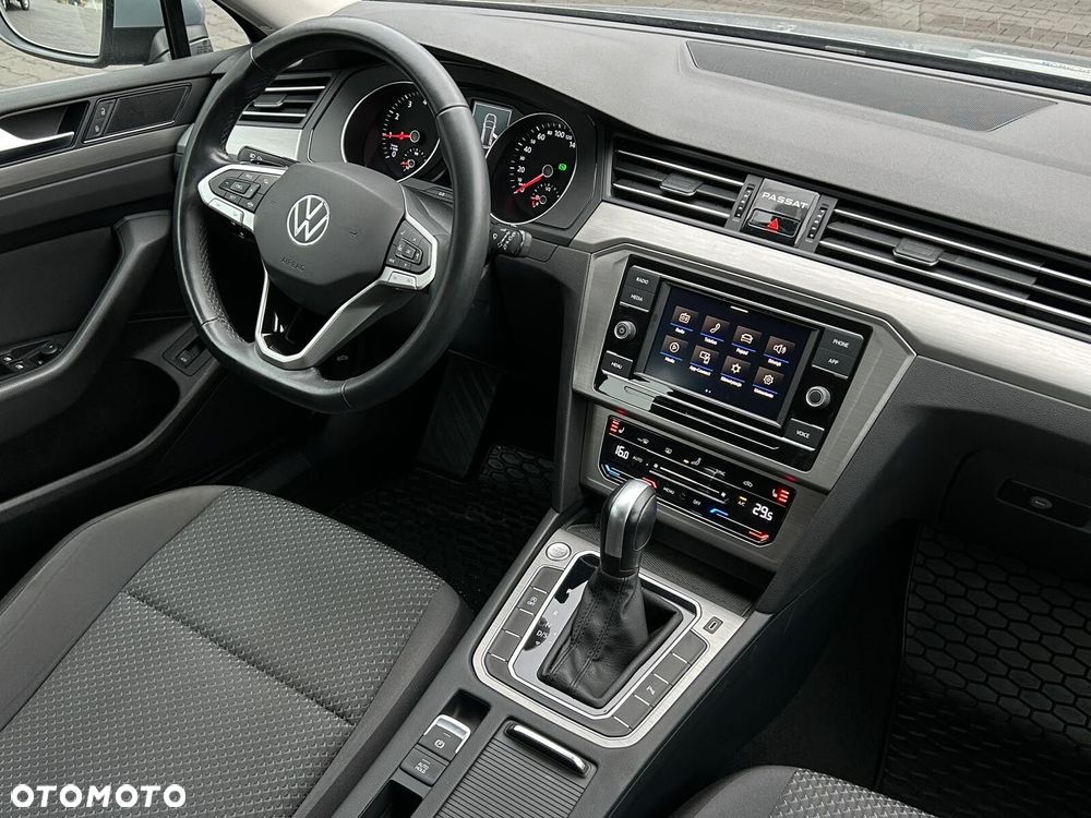 Volkswagen Passat - 16