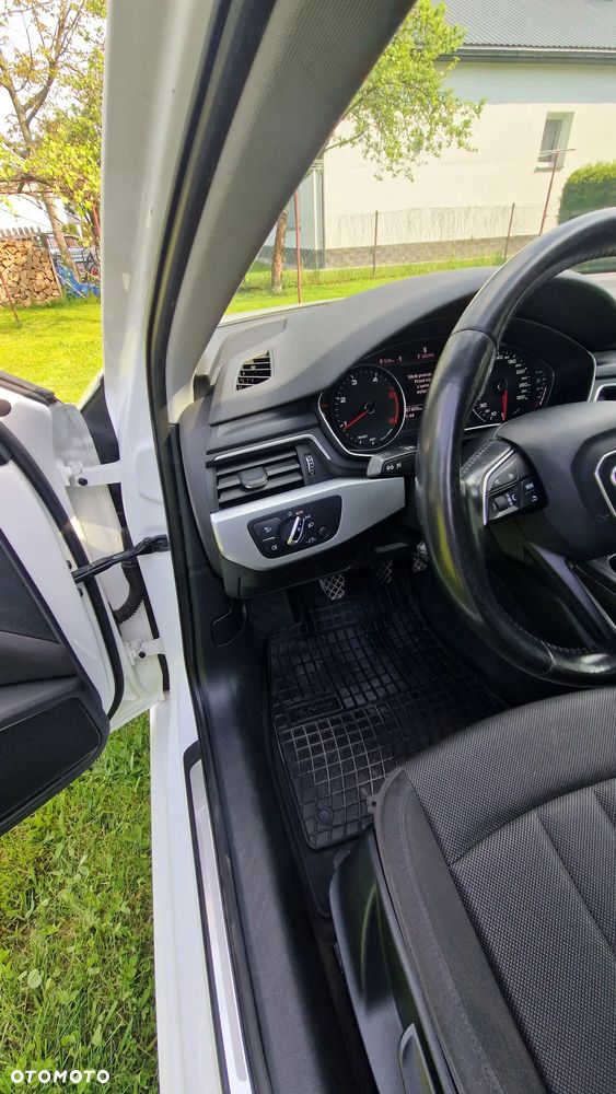 Audi A4 Avant 2.0 TDI - 28