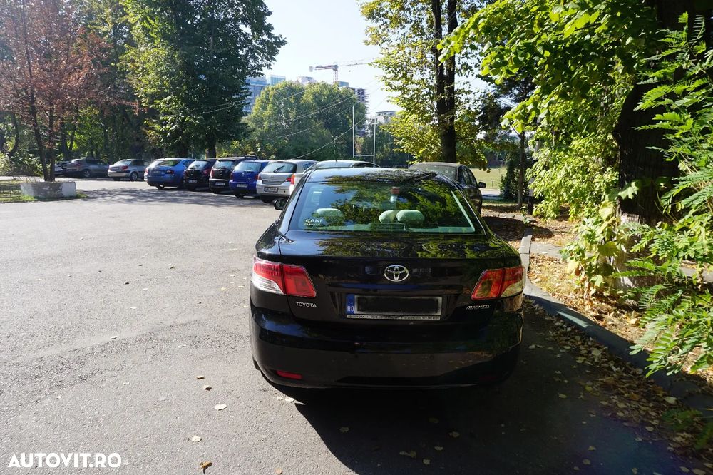 Toyota Avensis 2.0 D-4D Comfort - 4