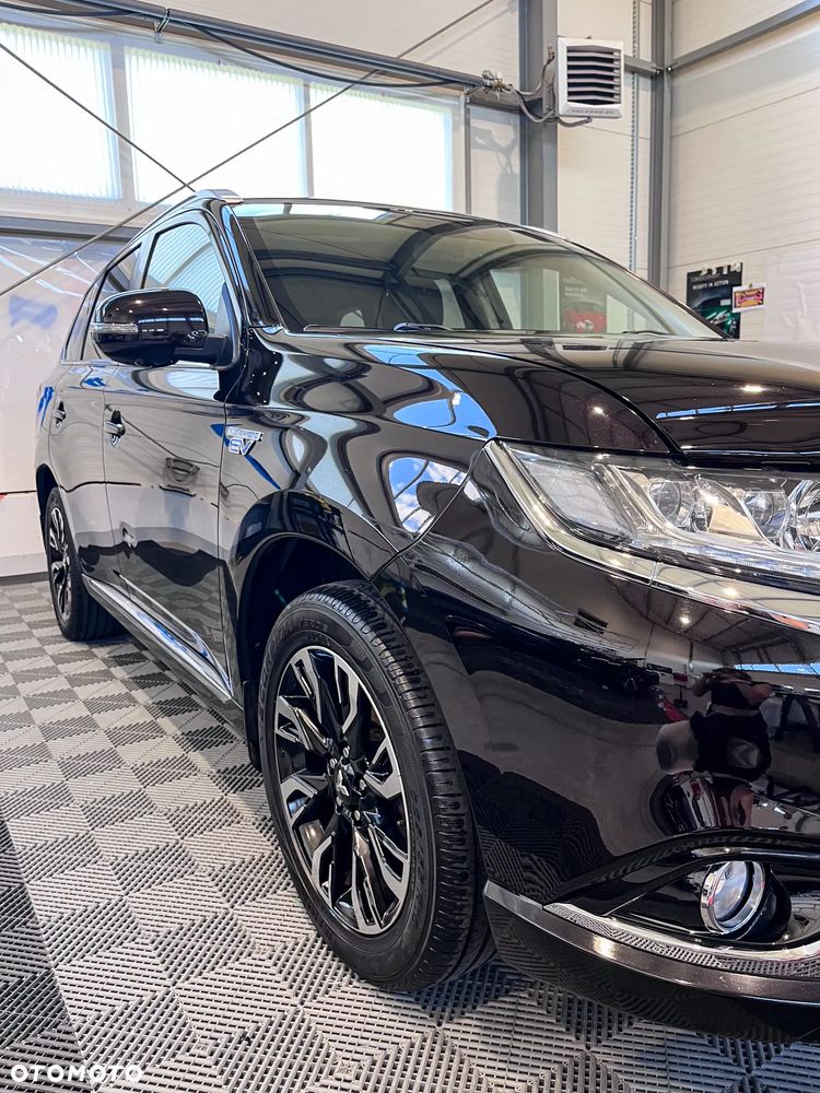 Mitsubishi Outlander 2.0 4WD Plus - 3