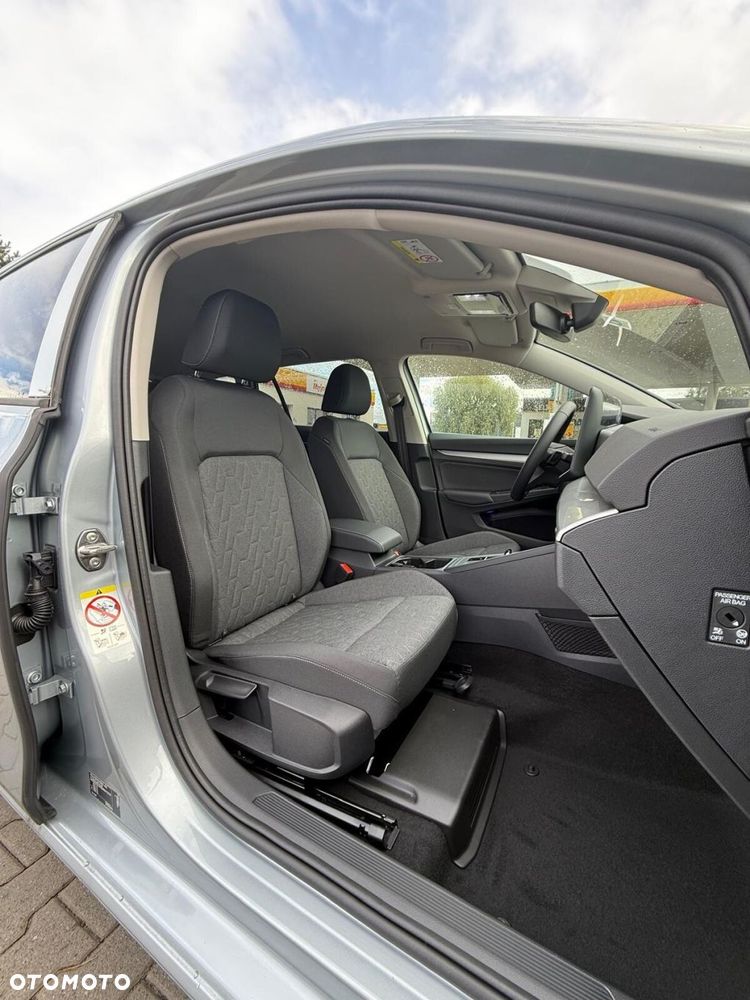 Volkswagen Golf - 11