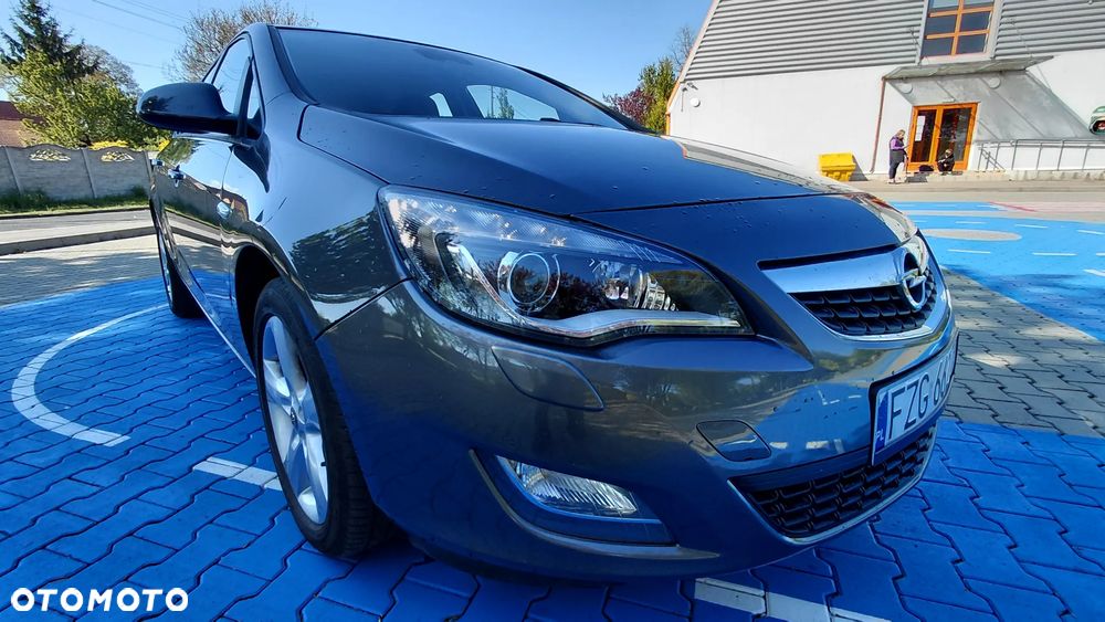 Opel Astra 1.4 T Cosmo - 4