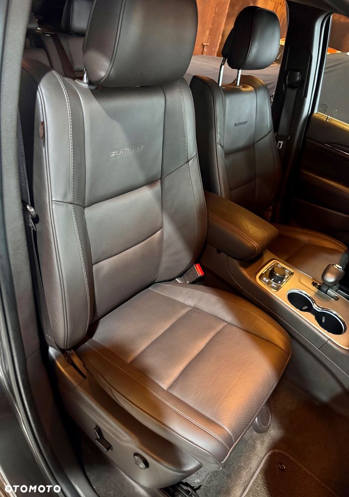 Jeep Grand Cherokee 5.7 V8 HEMI Summit - 29