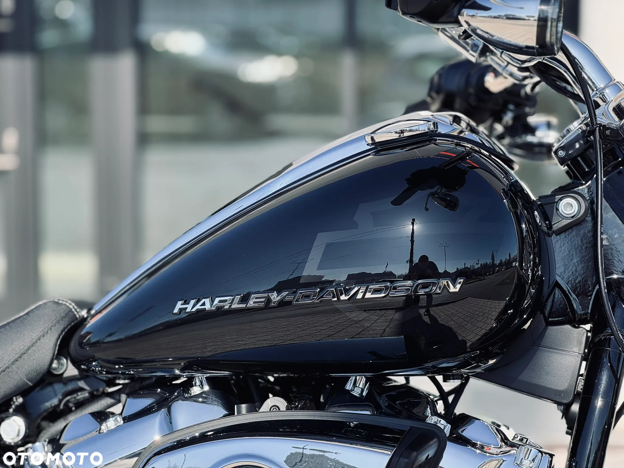 Harley-Davidson Softail Breakout - 7