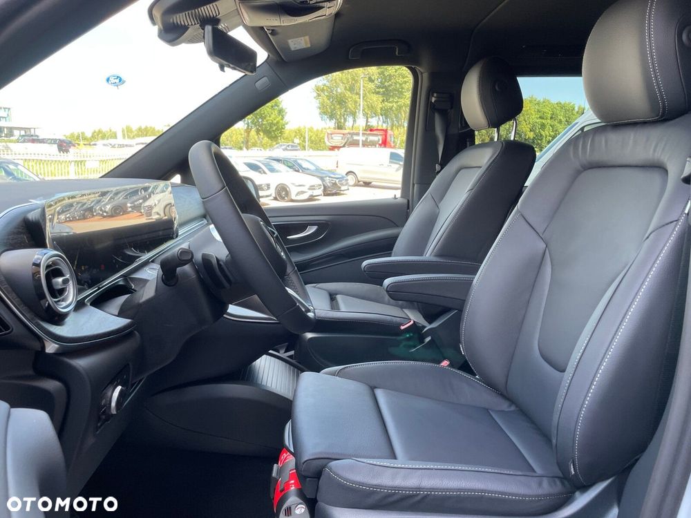 Mercedes-Benz Klasa V - 21