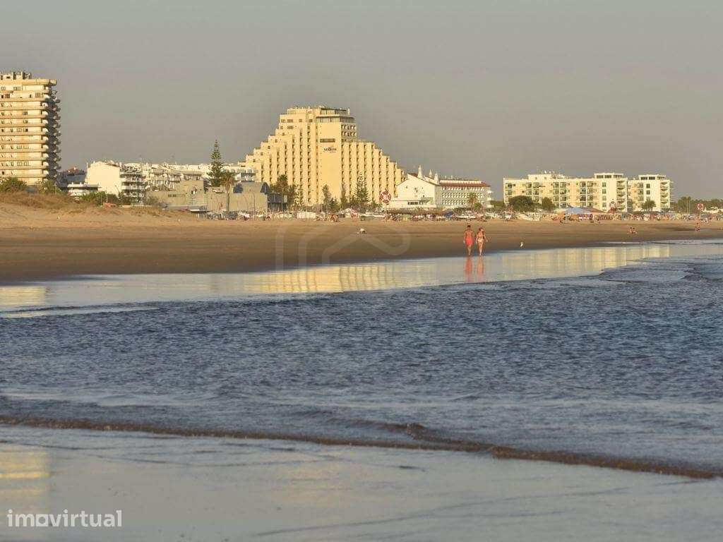 Apartamentos T1 e T2 com piscina na cobertura na 2ª linha de praia ... - Grande imagem: 5/38