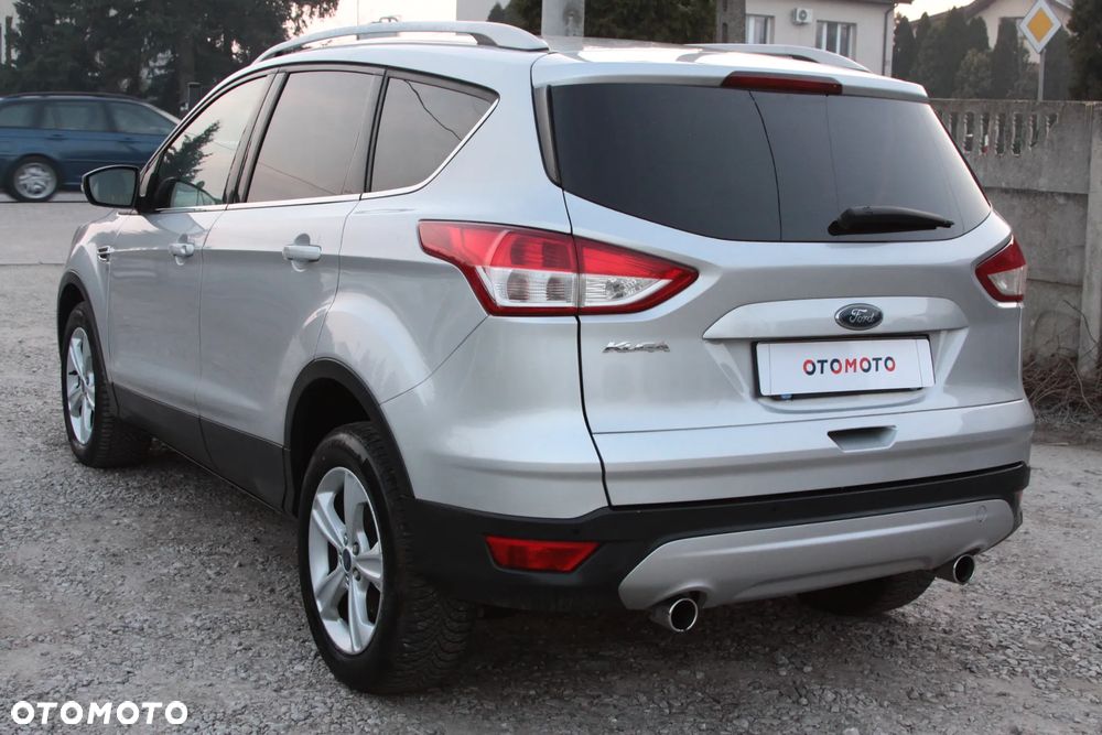 Ford Kuga 2.0 TDCi 2x4 Titanium - 8
