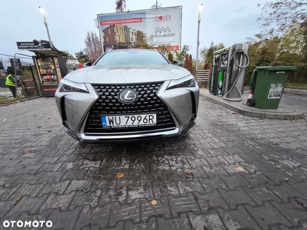 Lexus UX - 3