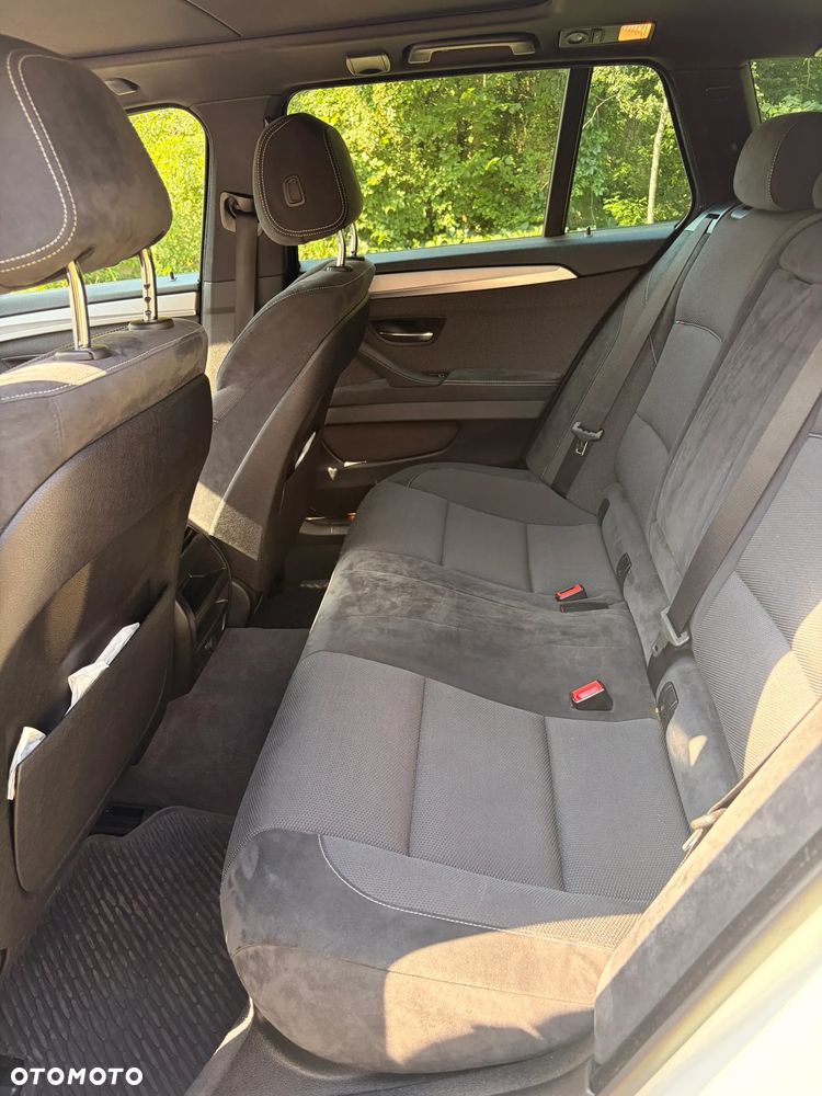 BMW Seria 5 530d xDrive - 13