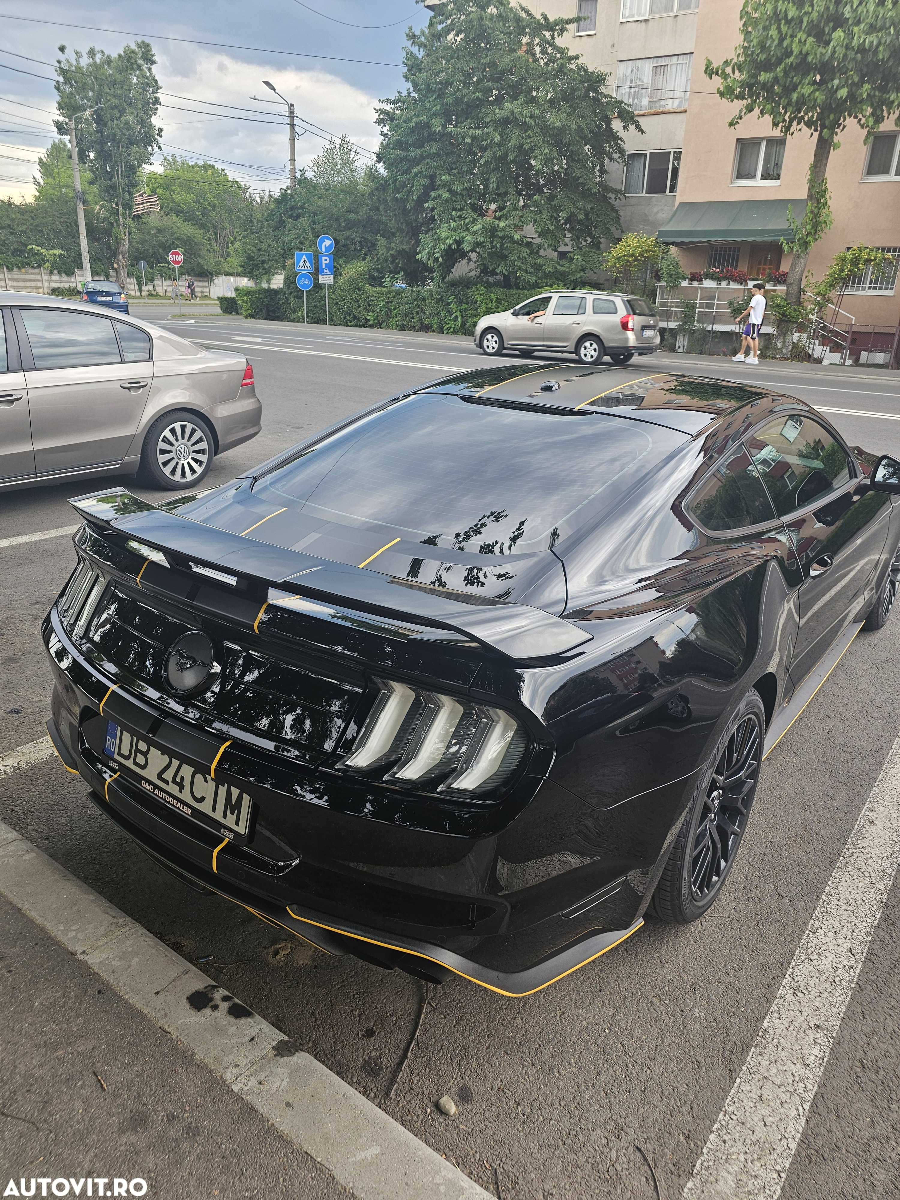 Ford Mustang - 4