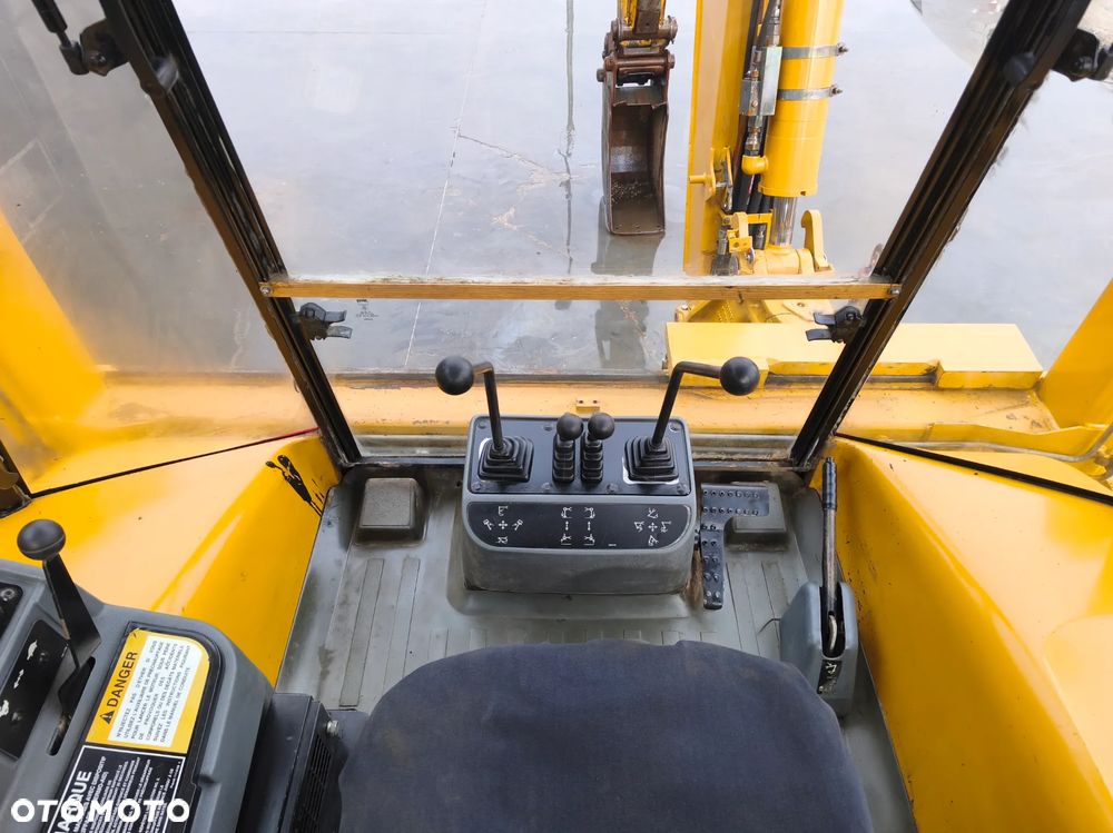 Caterpillar 438C - 12