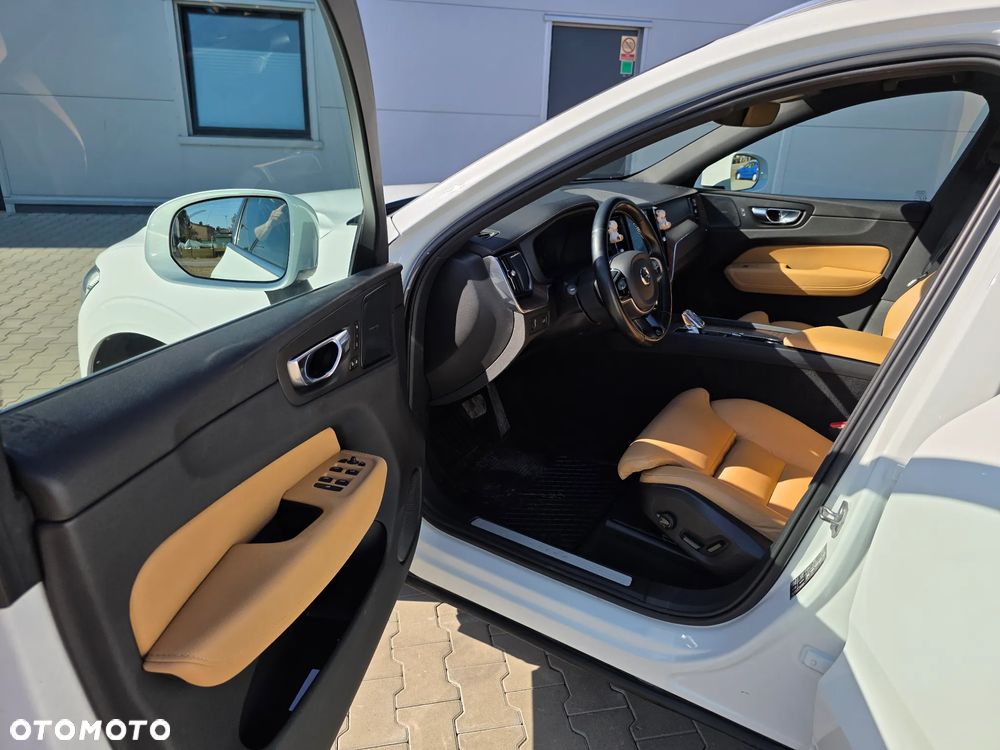 Volvo XC 60 ver-b4-d-awd-inscription - 21