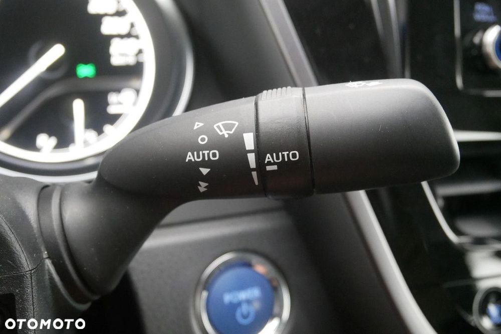 Toyota Camry 2.5 Hybrid Comfort CVT - 26