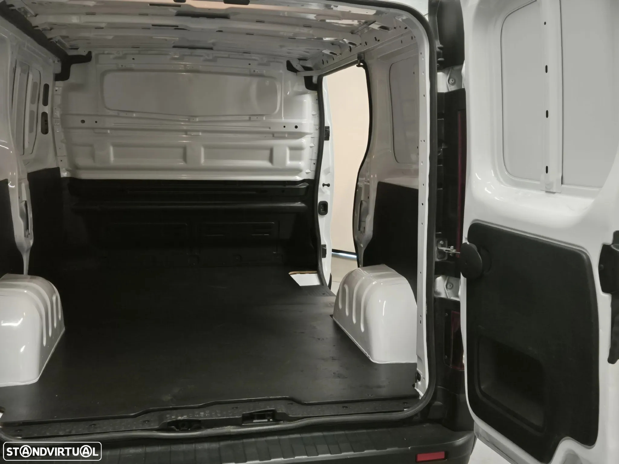 Renault Trafic 2.0dCI  L1H1 - 14