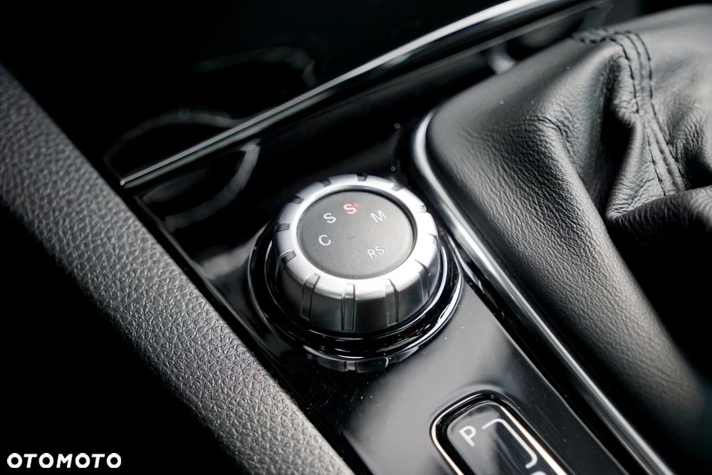 Mercedes-Benz Klasa C 63 AMG - 39