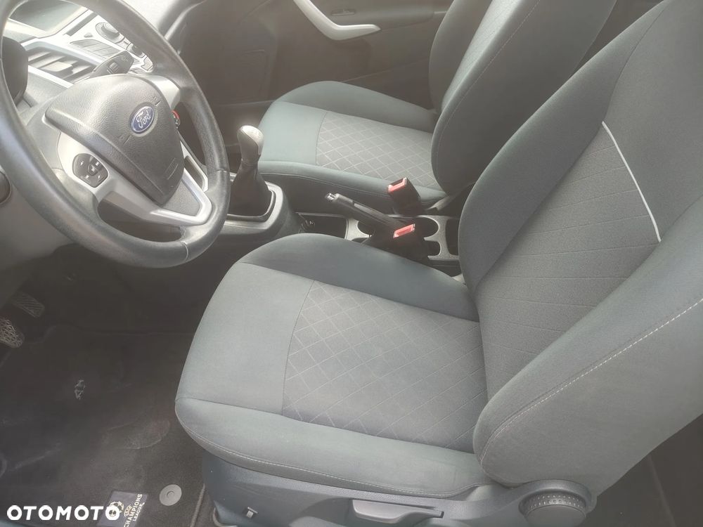 Ford Fiesta 1.25 Champions Edition - 8