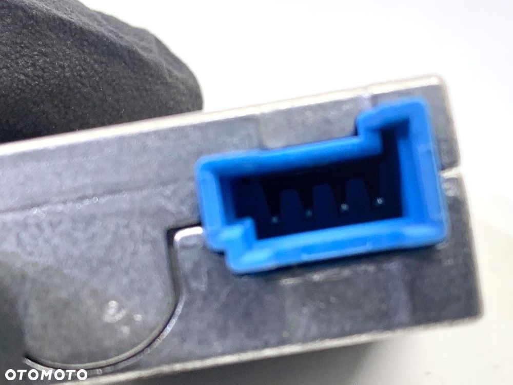 GNIAZDO USB  BMW 2 Gran Coupe (F44) 2019 - 2022 220 i 131 kW [178 KM] benzyna 2020 - 2022 8711938 - 3