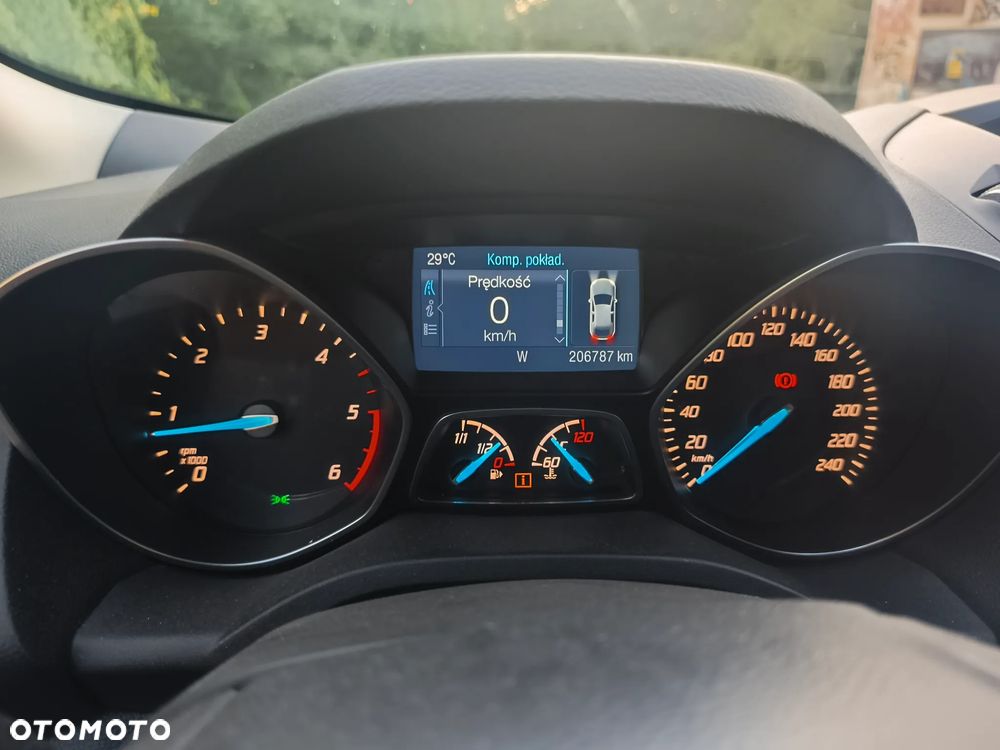 Ford Kuga - 11