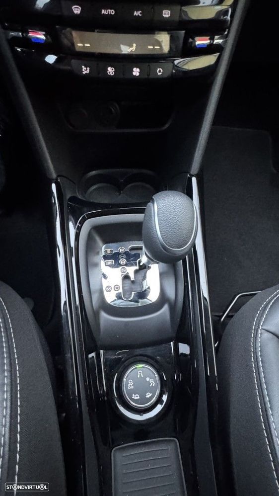 Peugeot 2008 1.2 PureTech Allure EAT6 - 14