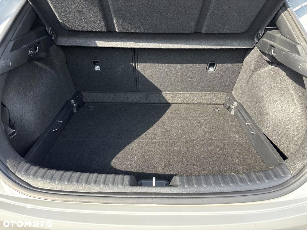 Kia XCeed 1.6 T-GDI Tribute DCT - 24