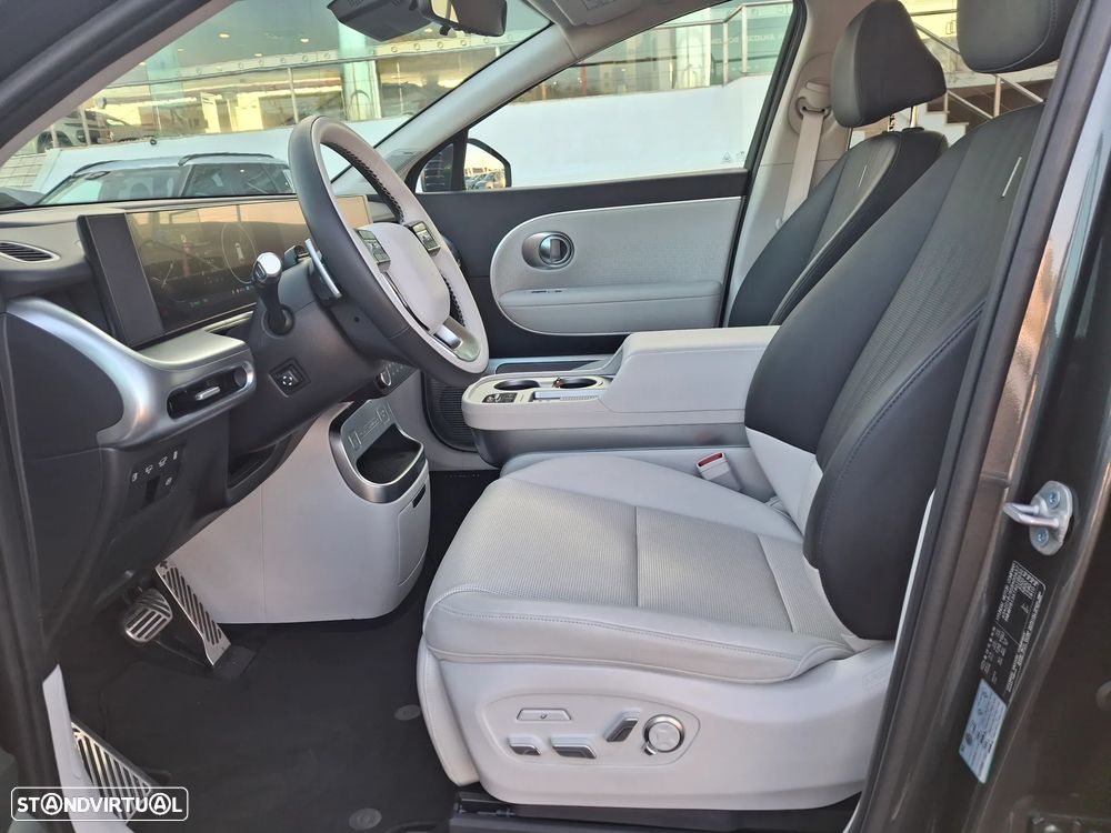 Hyundai Ioniq 9 110.3 kWh Calligraphy - 21