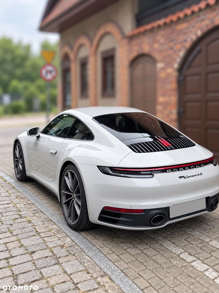 Porsche 911 Carrera 4S - 10