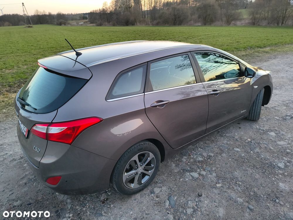 Hyundai i30 1.6 CRDi Fifa World Cup Edition - 7