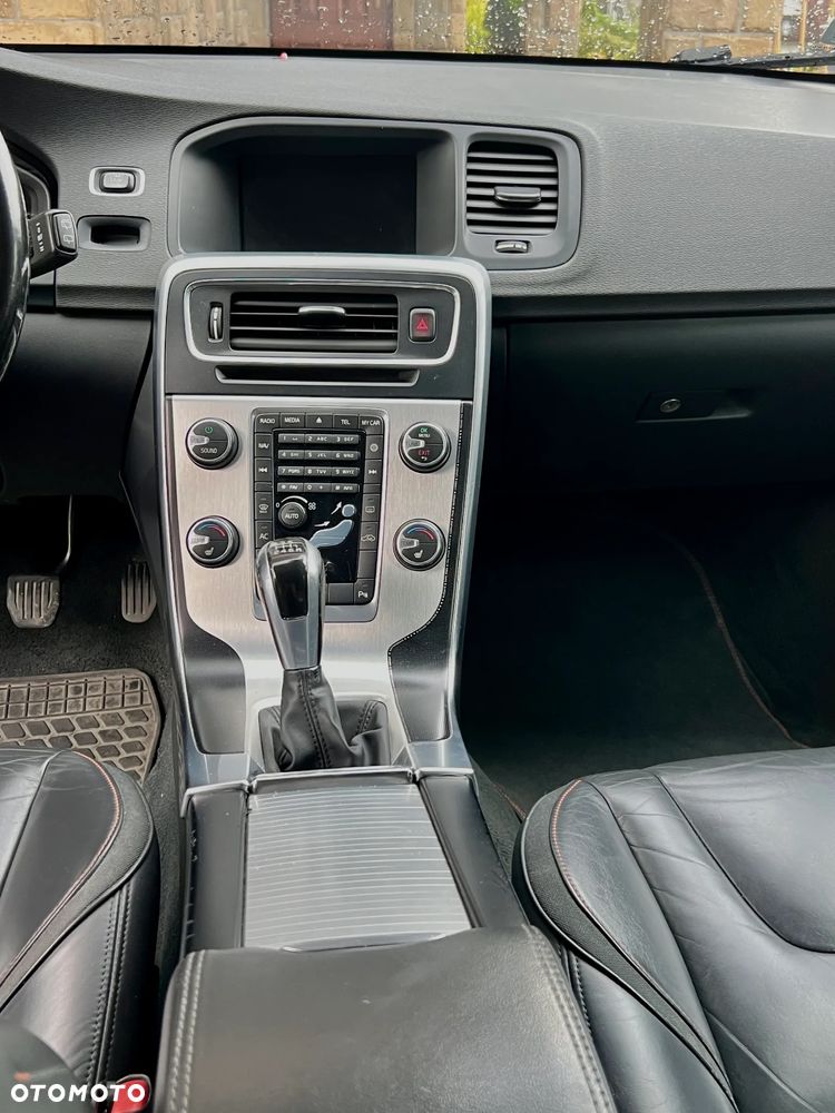 Volvo V60 D4 Kinetic - 12