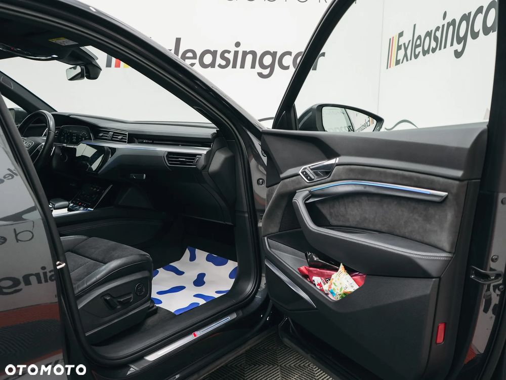 Audi e-tron - 35