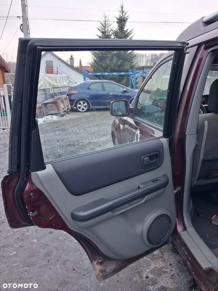 NISSAN X-TRAIL T30 01- DRZWI LEWY TYL KX4 - 5