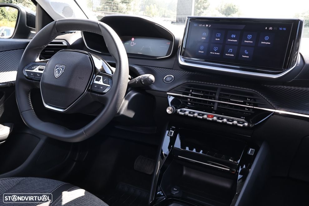 Peugeot e-208 Allure - 10