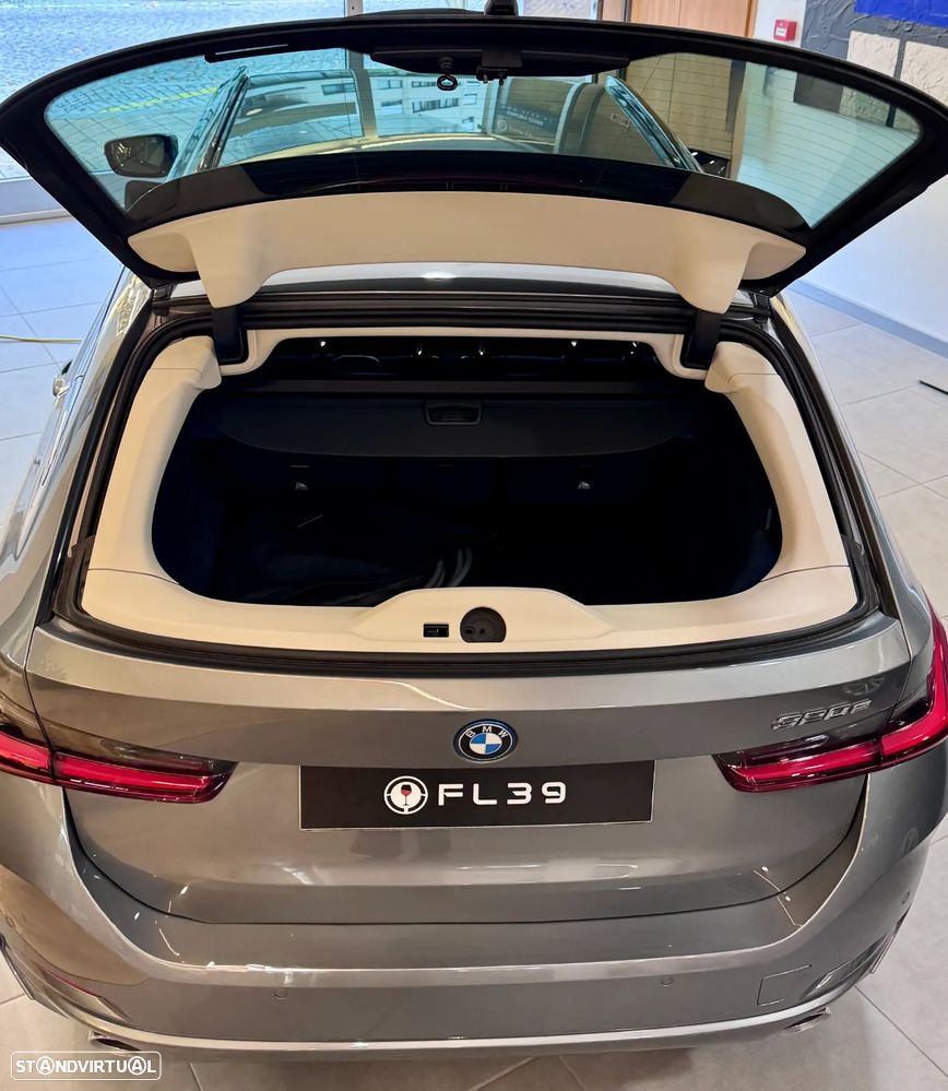 BMW 320 e Touring Corporate Edition Auto - 22