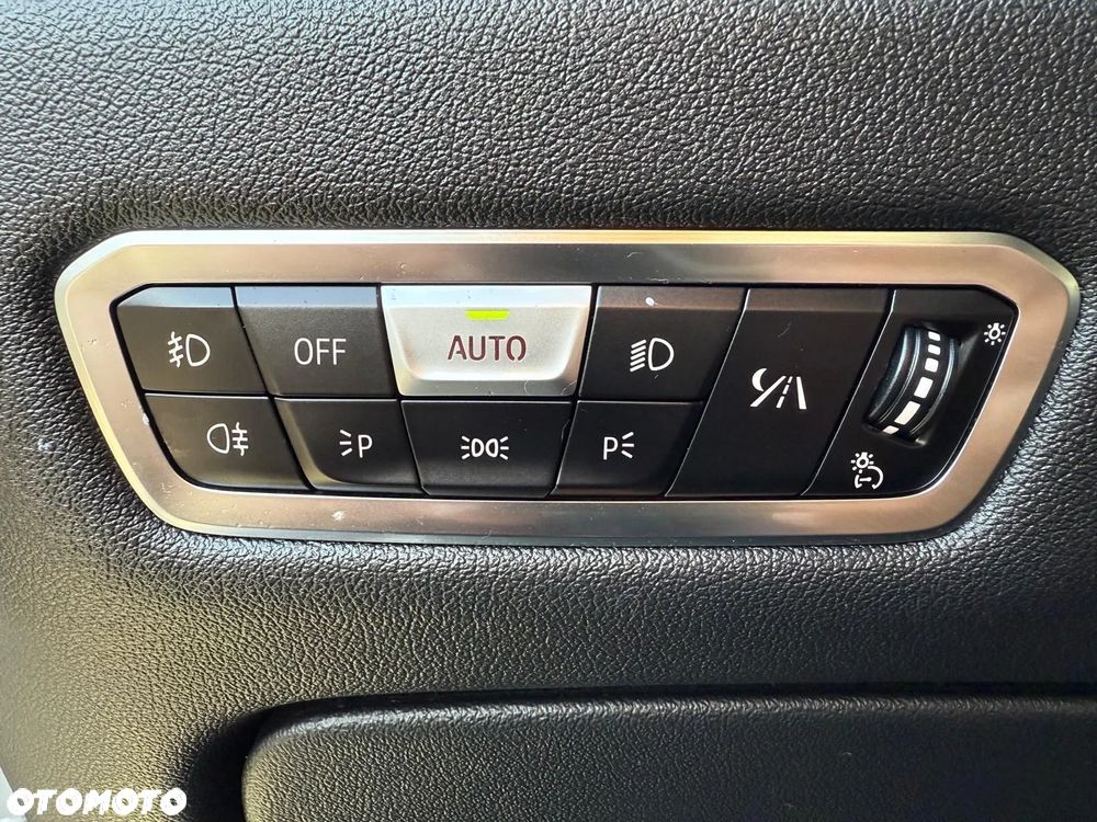 BMW X6 M50d - 26