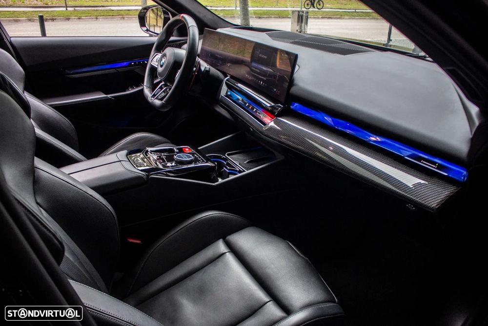 BMW M5 xDrive - 32