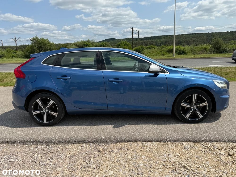 Volvo V40 D2 Drive-E R-Design Momentum - 4