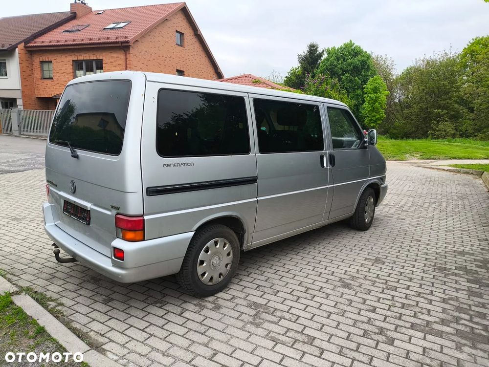 Volkswagen Multivan - 21