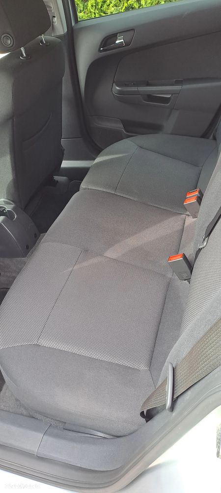Opel Astra 1.6 Edition Sport - 18