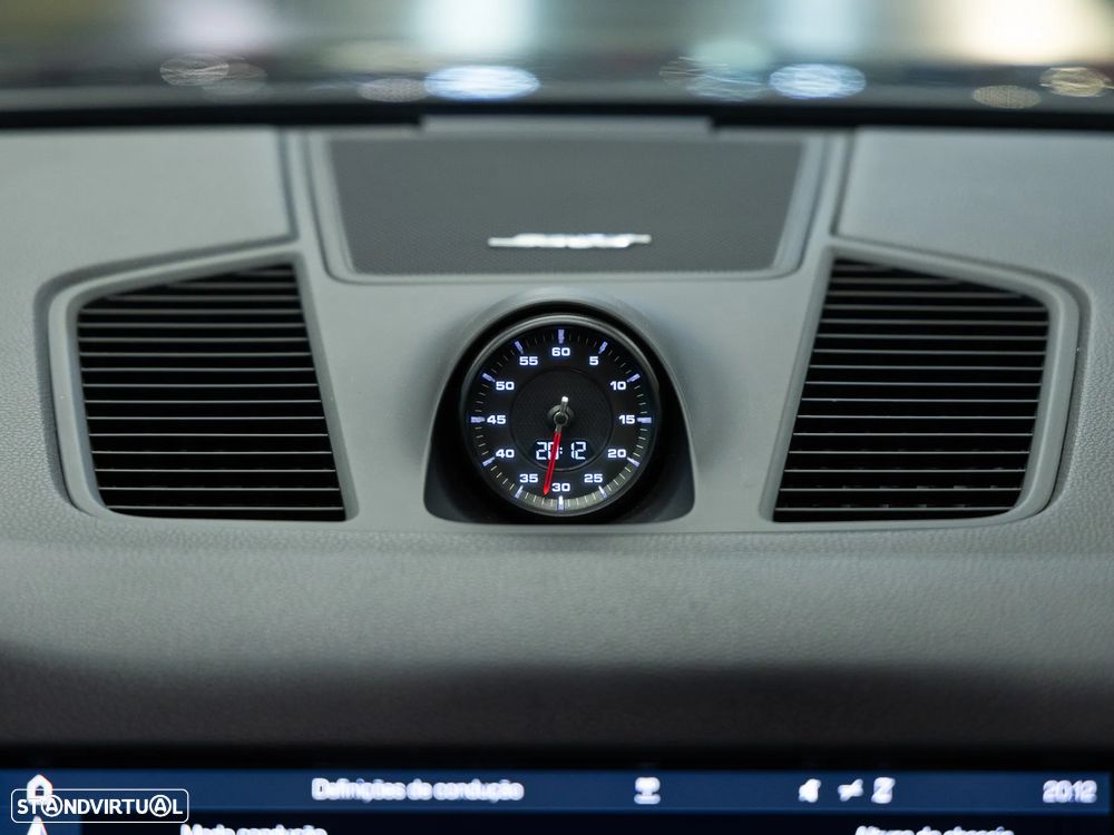 Porsche Cayenne Platinum Edition - 14